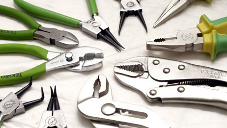 Kami menjual perkakas untuk industri