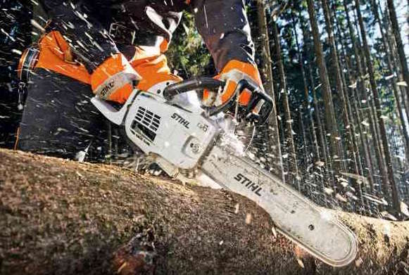 Kami menjual alat perkayuan seperti chainsaw